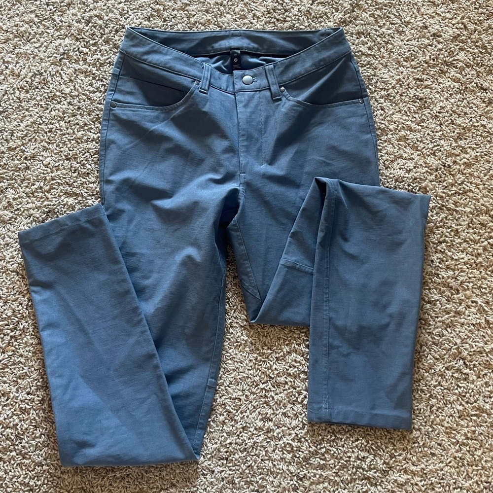 NWOT MENS LULU LEMON- never worn